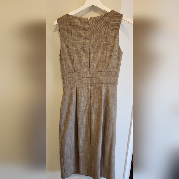 Sleeveless Rouched Dress - Picture 4 of 5